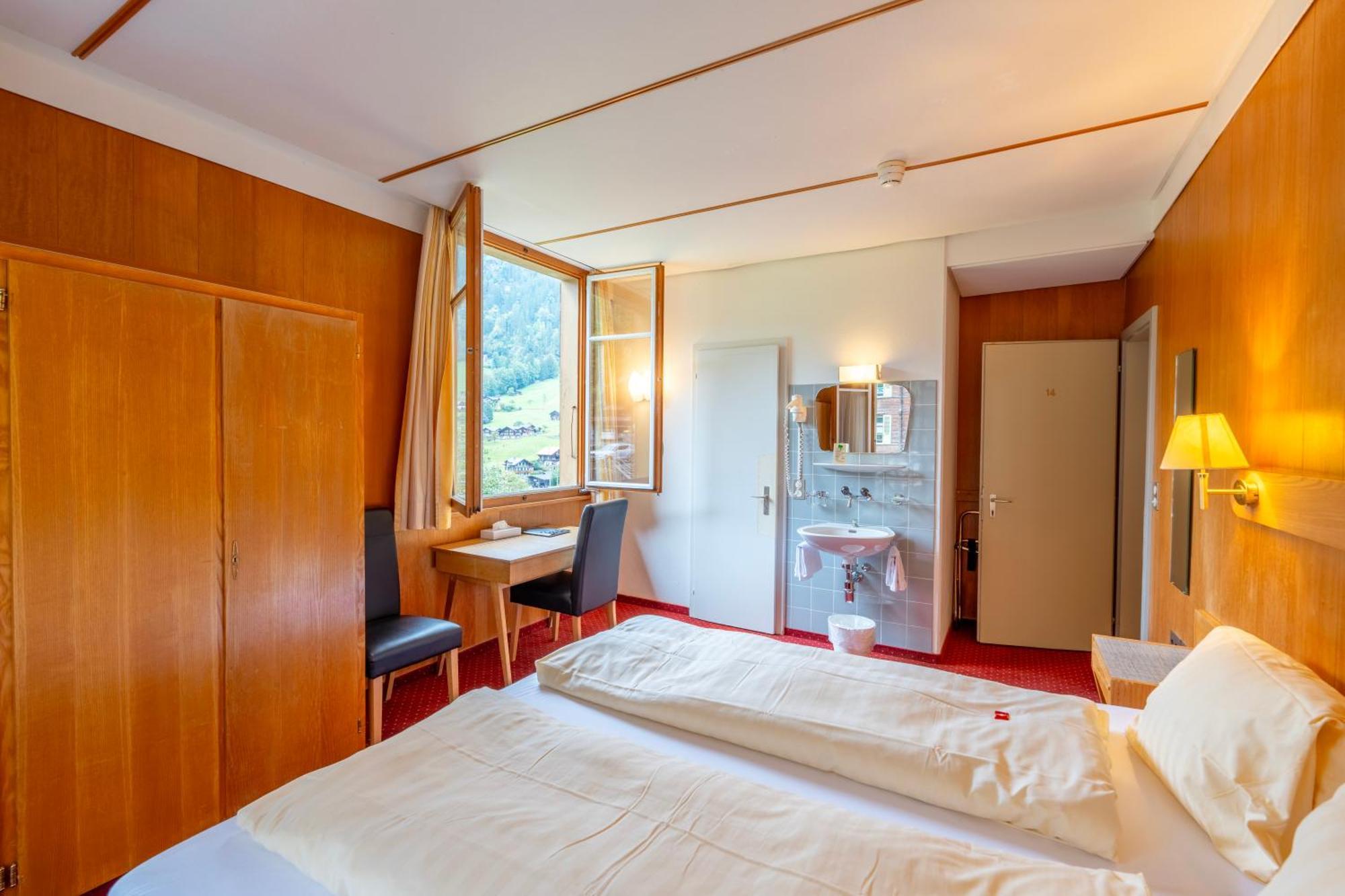 Hotel Staubbach Lauterbrunnen Exterior photo