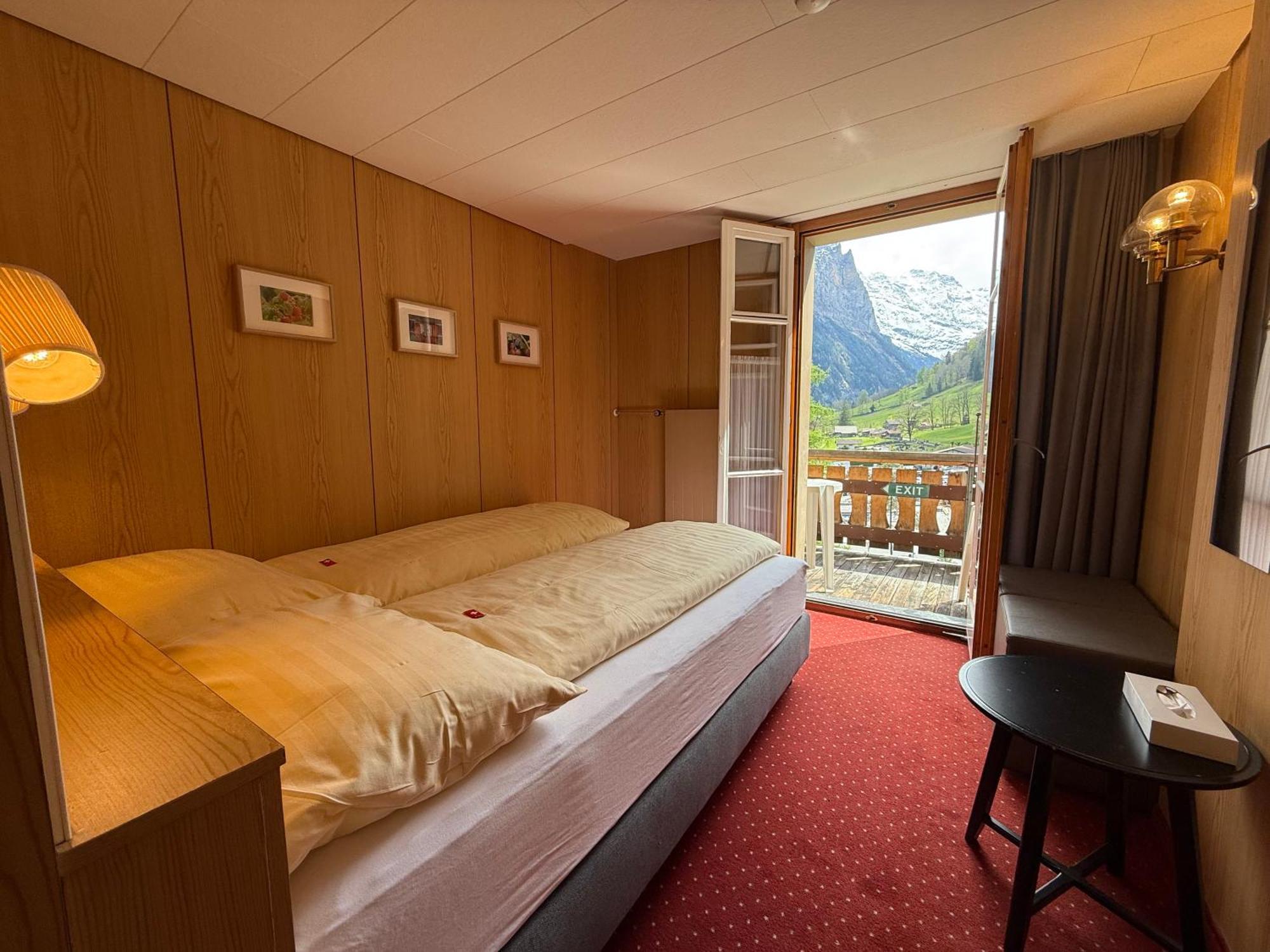 Hotel Staubbach Lauterbrunnen Room photo